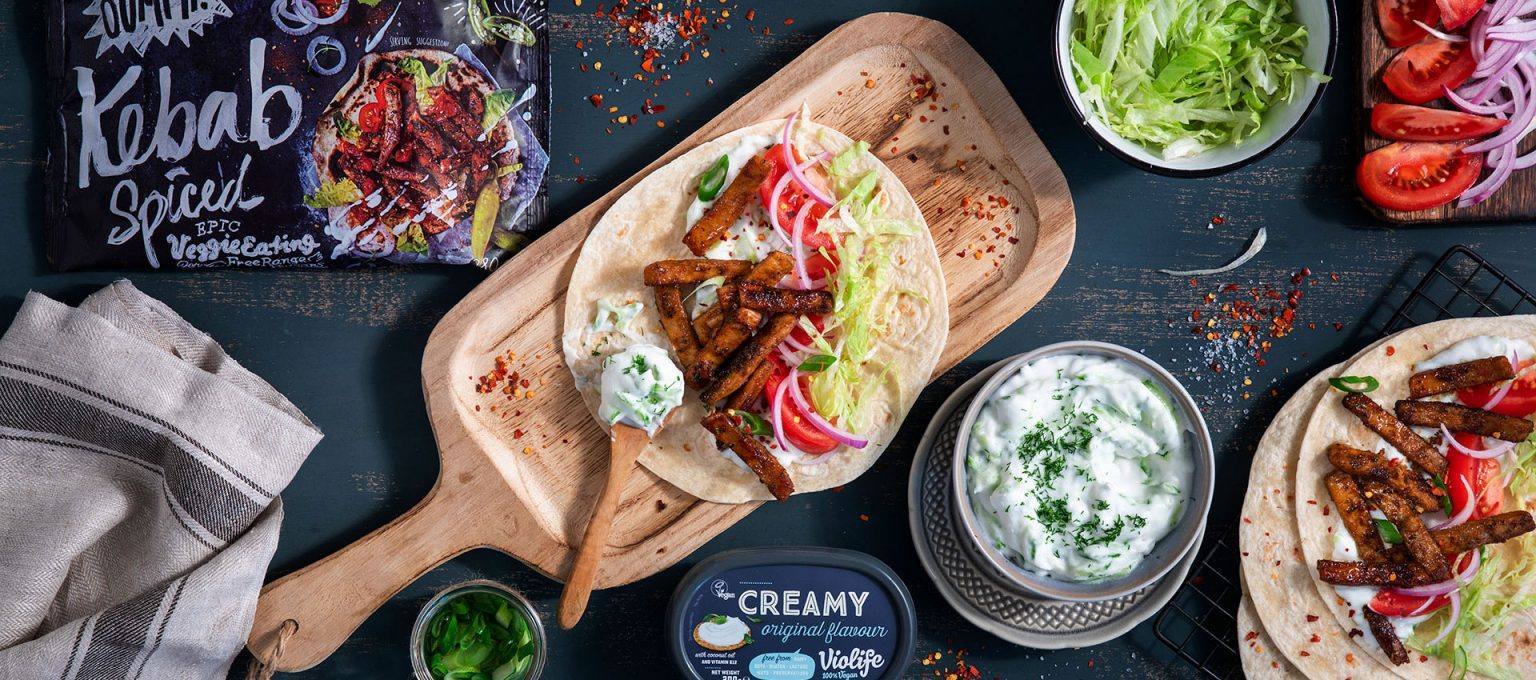 recipe image كباب أومف! نباتي بصلصة التزاتزيكي من فيولايف