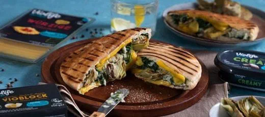 recipe image Grilled Pita Sandwich mit Spinat und Artischoke