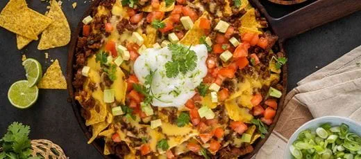 recipe image Überbackene Nachos mit veganem Hackfleisch