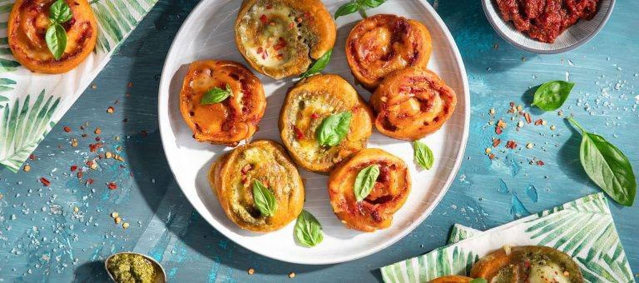 recipe image Tomaten- und Pesto-Pizzaschnecken