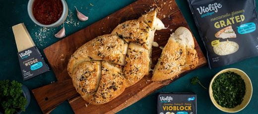 recipe image Garlic Pizza Braid