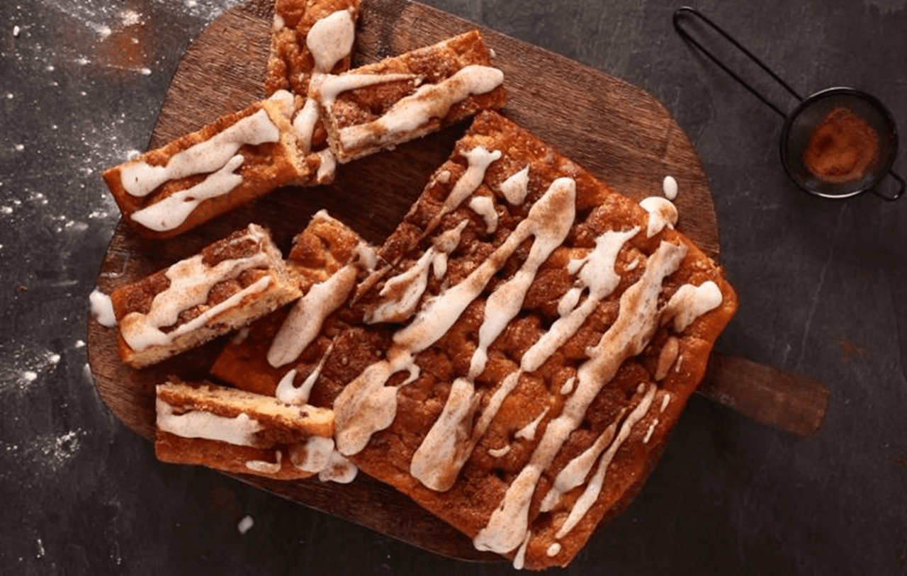 recipe image cinnamon-roll-focaccia-with-violife-cream-cheese