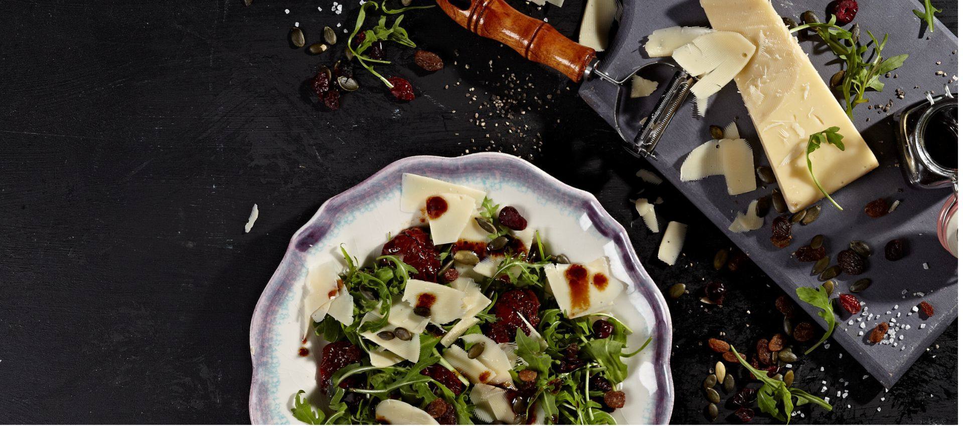 Vinaigrette Balsamique Pour Une Salade, Petit Pot En Verre Avec Un