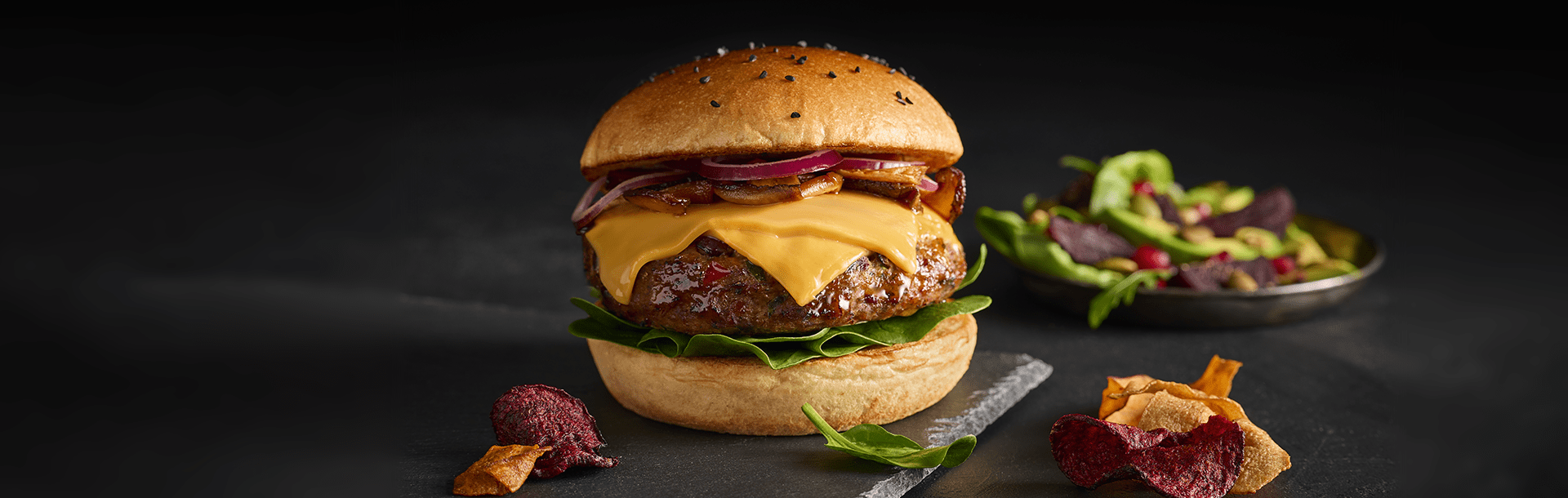 Burger végétal avec des tranches Violife, l'alternative 100% végétale au fromage